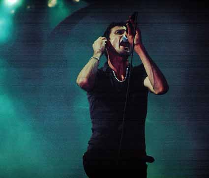 Suede live.jpg (9725 bytes)