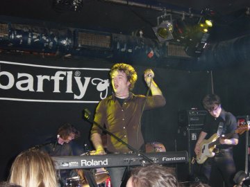 hot hot heat barfly 2.jpg (22564 bytes)