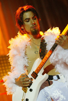 janes addiction live 1616.jpg (33178 bytes)