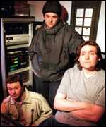 manics posed.jpg (5900 bytes)