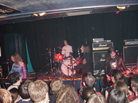 ooberman at metro 1.jpg (40319 bytes)