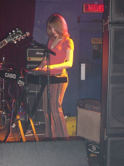 pleased at garage 4.jpg (57503 bytes)