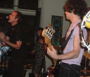 ted leo 1010.jpg (18860 bytes)