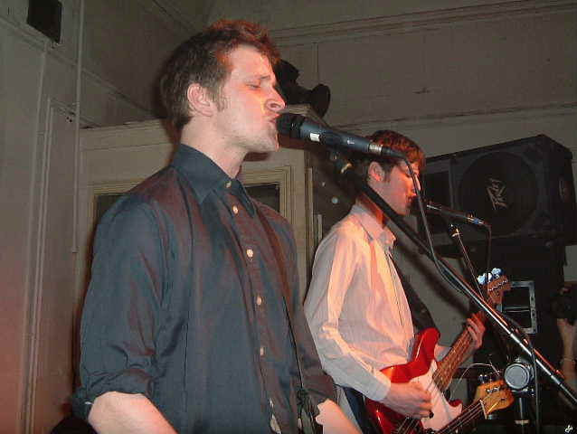 the futureheads live (32872 bytes)