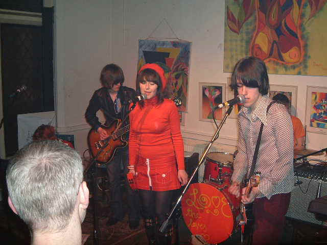the loves arts cafe (41070 bytes)