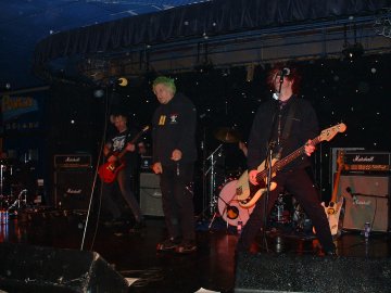 uk subs 0404.jpg (21715 bytes)